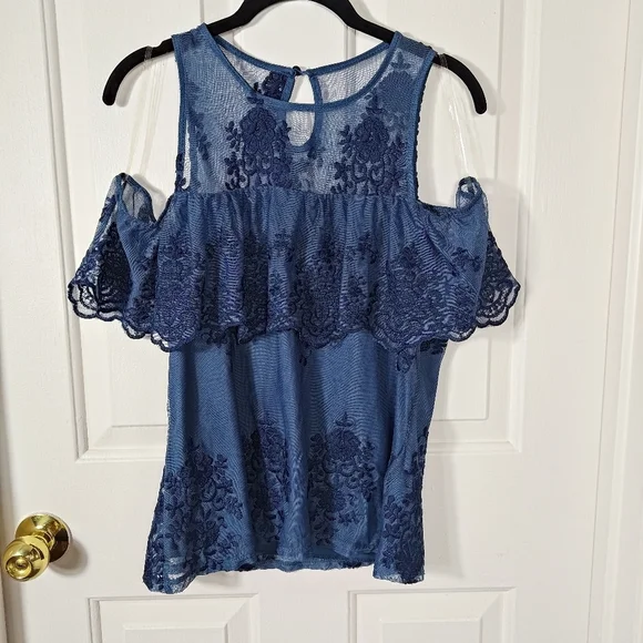 Francesca's Mi ami Sleeveless Cold Shoulder Frilly Lacy Indigo Top Medium - Picture 2 of 11